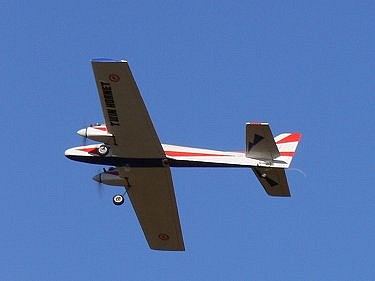 テトラの双発機