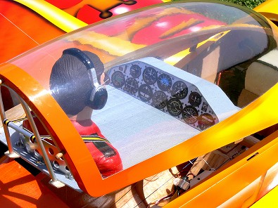 Extra330Lのコクピット