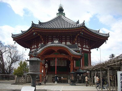 朝の南円堂